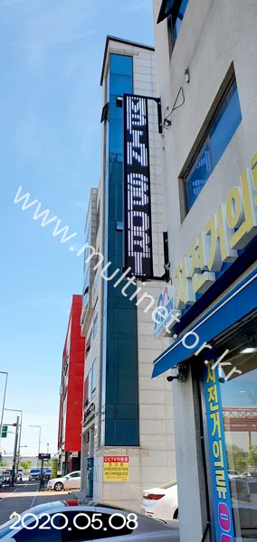 김포 엠핀스포츠 (160mm 2단 20열 양면 세로형 풀칼라전광판)